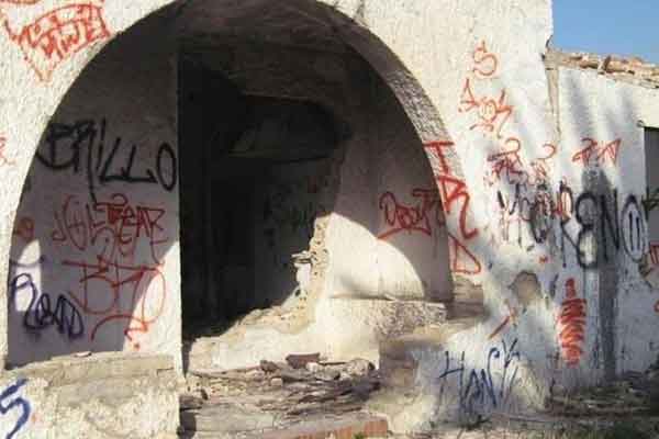 Ordenan su demolición por motivos de insalubridad Ordenan su demolición por motivos de insalubridad