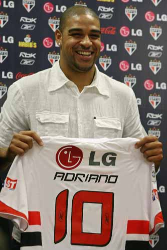 Adriano con el Sao Paulo Adriano con el Sao Paulo
