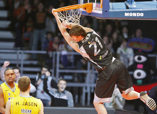 Iurbentia Bilbao - Estudiantes Iurbentia Bilbao - Estudiantes