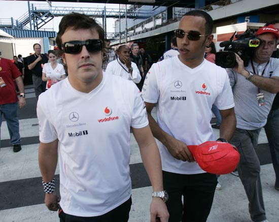 Alonso y Hamilton. Alonso y Hamilton.