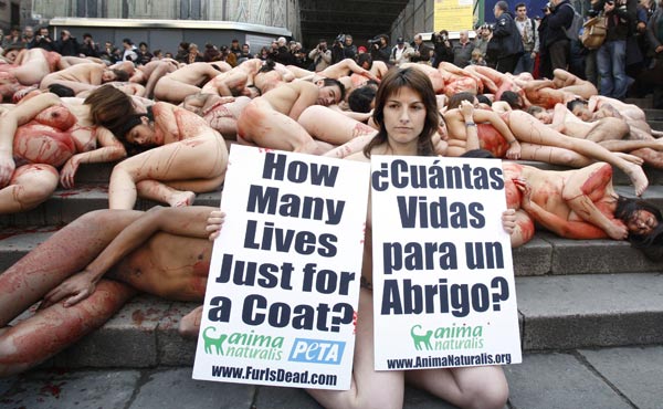 Desnudos contra le peletería. Desnudos contra le peletería.