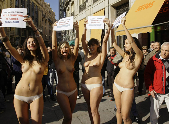 Manifestación antitaurina PETA Manifestación antitaurina PETA