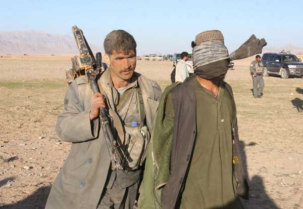 Los talibanes no quieren móviles de noche Los talibanes no quieren móviles de noche
