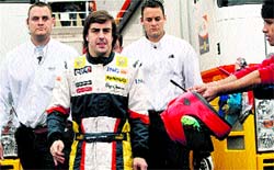 Alonso esconde su as Alonso esconde su as