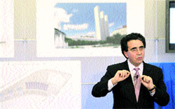 Oviedo consigue frenar los 3 rascacielos de Calatrava Oviedo consigue frenar los 3 rascacielos de Calatrava
