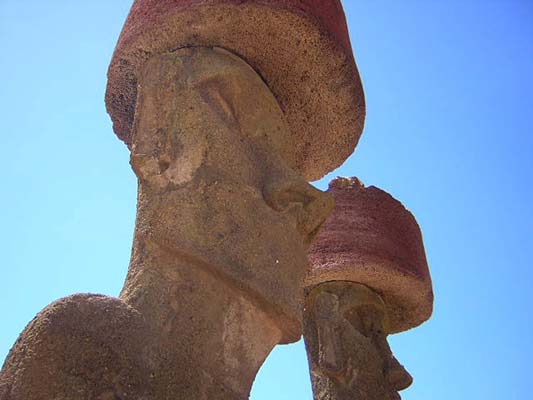 Un finlandés arranca la oreja de un moai de la isla de Pascua para llevársela de recuerdo Un finlandés arranca la oreja de un moai de la isla de Pascua para llevársela de recuerdo