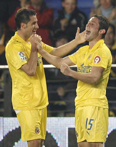 Nihat y Capdevila, del Villarreal Nihat y Capdevila, del Villarreal