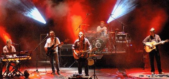 Los Secretos, durante un concierto en febrero en Bilbao Los Secretos, durante un concierto en febrero en Bilbao