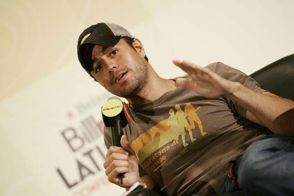 Enrique Iglesias asegura de su padre que "sólo me daba consejos de mujeres" Enrique Iglesias asegura de su padre que "sólo me daba consejos de mujeres"