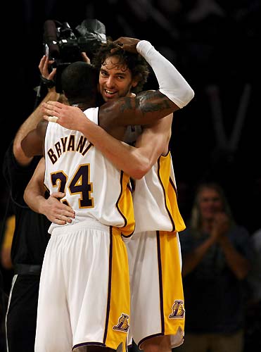 Kobe Bryant y Pau Gasol Kobe Bryant y Pau Gasol
