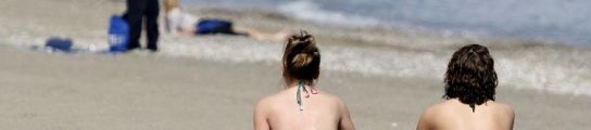 Turisas toman sol Turisas toman sol
