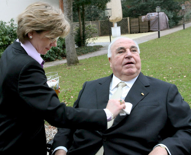 Helmut Kohl y Maike Richter Helmut Kohl y Maike Richter