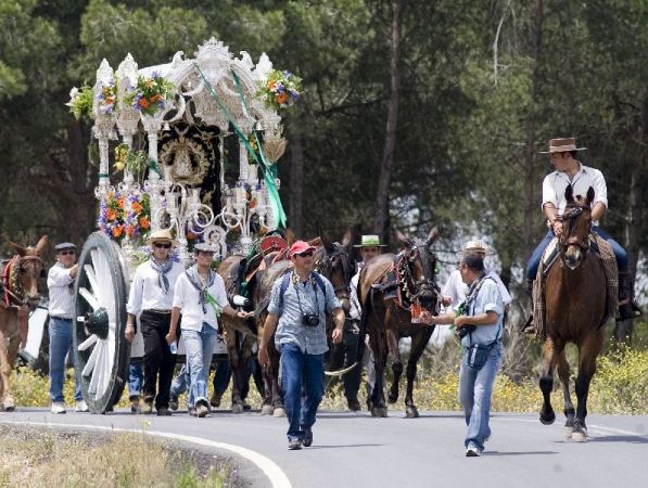 Comineza la peregrinación a El Rocío Comineza la peregrinación a El Rocío