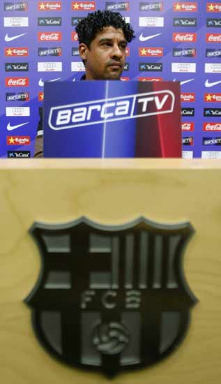 Frank Rijkaard, en una rueda de prensa Frank Rijkaard, en una rueda de prensa