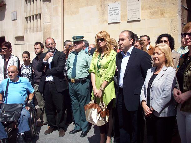 Carolina también estuvo presente en los minutos de silencio en repulsa al atentado de ETA. Carolina también estuvo presente en los minutos de silencio en repulsa al atentado de ETA.