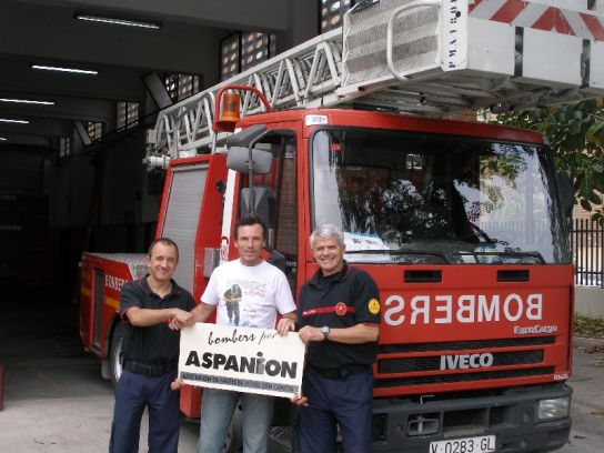 El grupo que partirá a los Andes en el parque de bomberos. El grupo que partirá a los Andes en el parque de bomberos.
