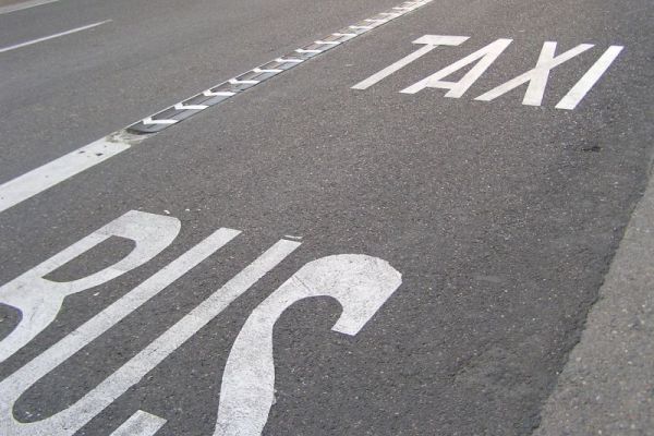 Carril bus taxi Carril bus taxi