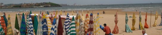 Casetas en la playa de San Lorenzo