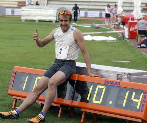 Ángel David Rodríguez, plusmarquista nacional Ángel David Rodríguez, plusmarquista nacional