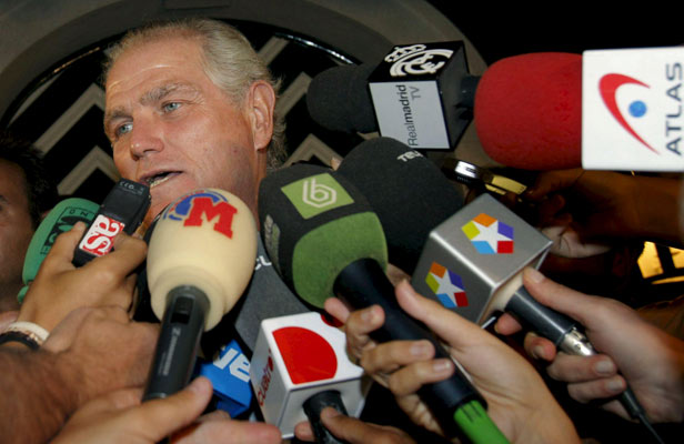 Ramón Calderón atiende a los medios Ramón Calderón atiende a los medios