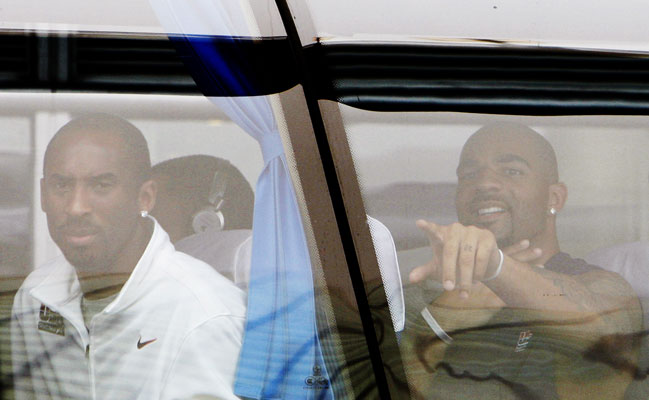 Kobe Bryant y Carlos Boozer Kobe Bryant y Carlos Boozer