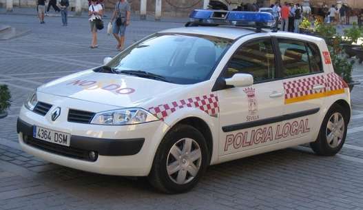 Vehiculo de la Policía Local de Sevilla Vehiculo de la Policía Local de Sevilla
