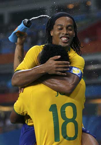 Ronaldinho con Brasil Ronaldinho con Brasil