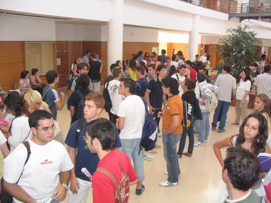 Alumnos universitarios Alumnos universitarios