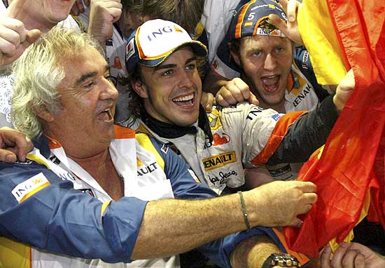 Flavio Briatore y Fernando Alonso. Flavio Briatore y Fernando Alonso.