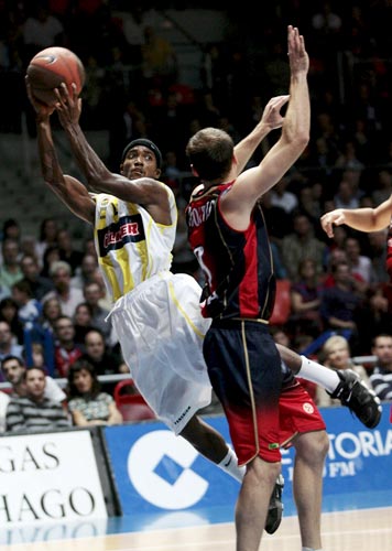 Oscar Marques Green y Mirza Teletovic Oscar Marques Green y Mirza Teletovic