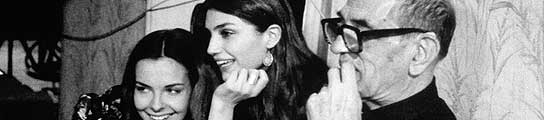 Luis Buñuel, junto a Carole Bouquet y Angela Molina en 'Ese oscuro objeto del deseo'.