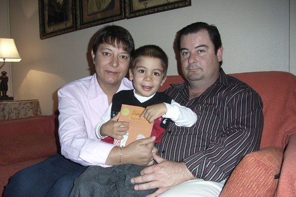 Juanma, el niño afectado por la enfermedad de Alexander Juanma, el niño afectado por la enfermedad de Alexander