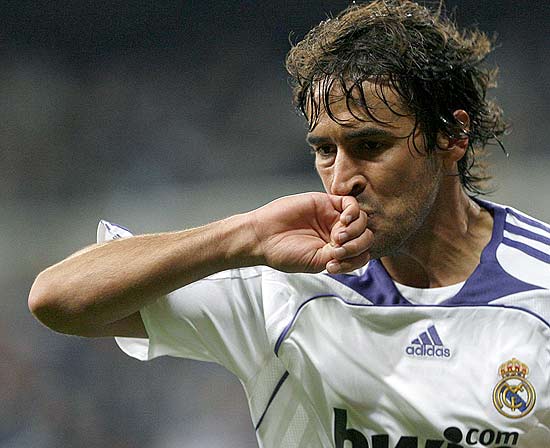 Raúl González. Raúl González.