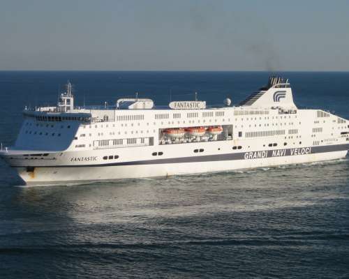 Barco Fantastic de la naviera Grandi Navi Veloci. Barco Fantastic de la naviera Grandi Navi Veloci.