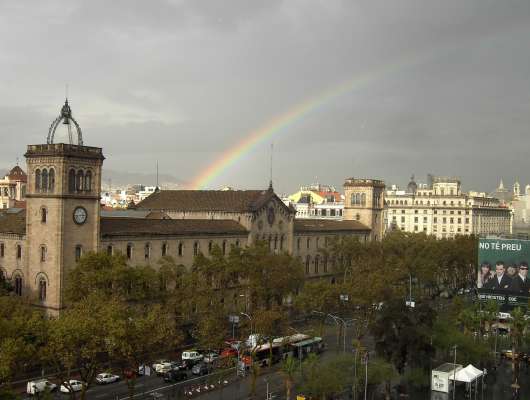Arco iris en Barcelona. Arco iris en Barcelona.
