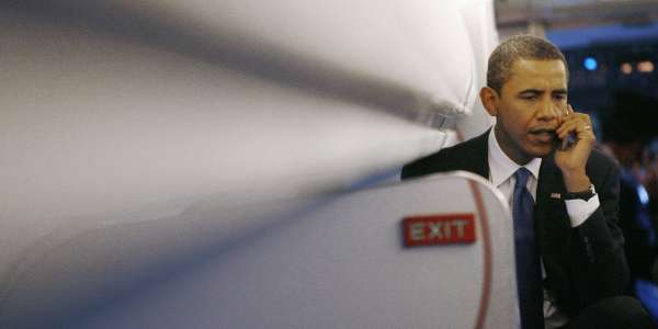 Obama habla por teléfono Obama habla por teléfono