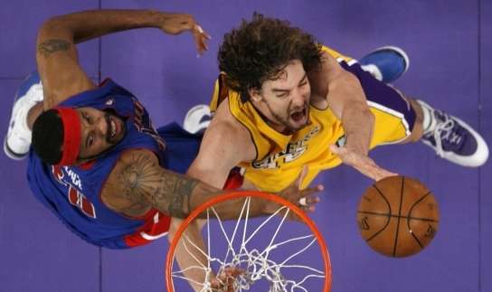 Paul Gasol y Rasheed Wallace Paul Gasol y Rasheed Wallace