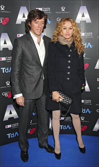 Paulina Rubio y Colate Paulina Rubio y Colate