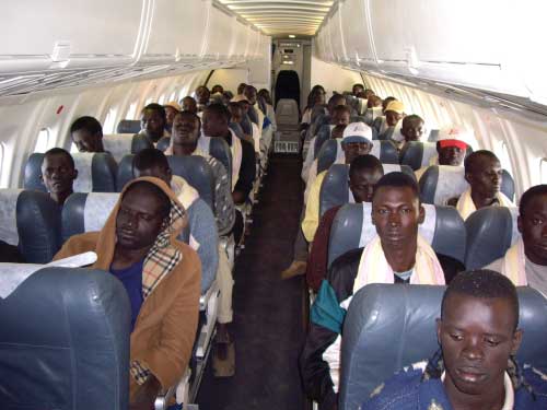 Repatriación de inmigrantes gambianos Repatriación de inmigrantes gambianos