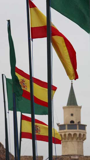 Banderas de España y Libia Banderas de España y Libia