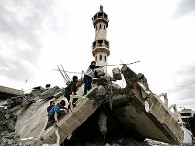 Una mezquita destruida Una mezquita destruida