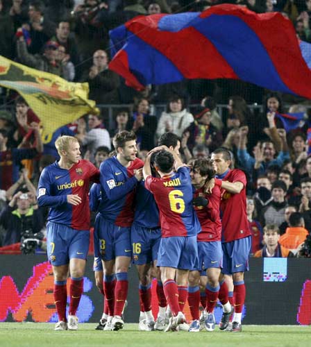 Los jugadores del Barcelona celebran un gol del partido Los jugadores del Barcelona celebran un gol del partido