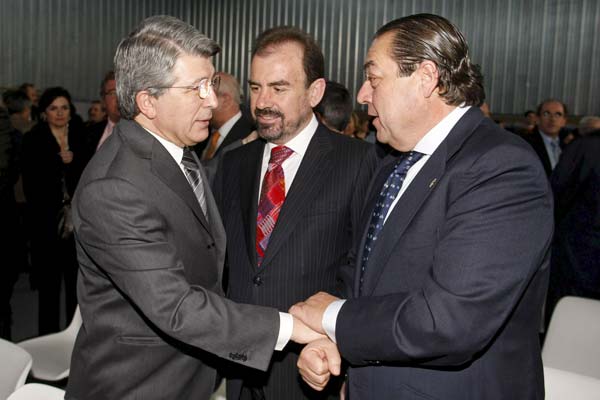 Vicente Boluda, junto a Enrique Cerezo y Ángel Torres. Vicente Boluda, junto a Enrique Cerezo y Ángel Torres.