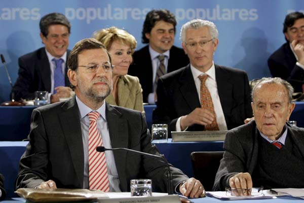 Rajoy y su junta directiva. Rajoy y su junta directiva.