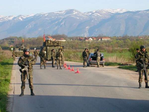 Soldados españoles en Kosovo Soldados españoles en Kosovo