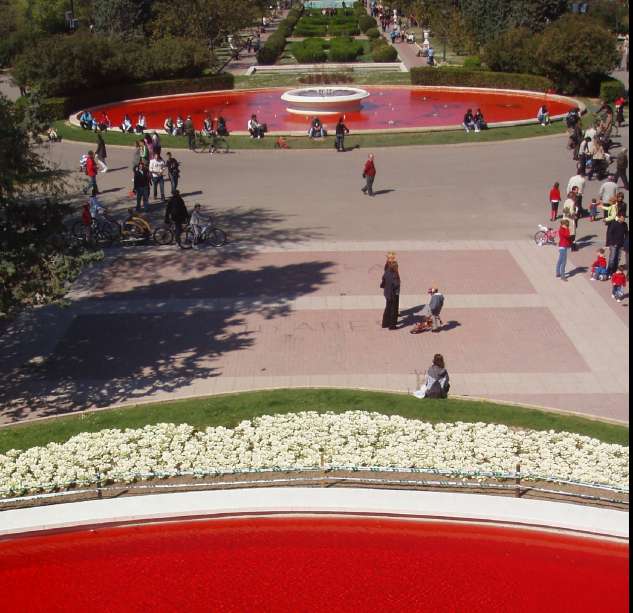 Las fuentes de media de media Zaragoza se tiñeron de rojo. Las fuentes de media de media Zaragoza se tiñeron de rojo.