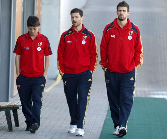 Silva, Xabi Alonso y Piqué Silva, Xabi Alonso y Piqué
