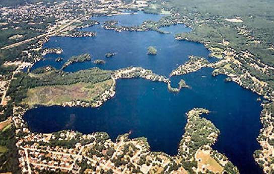 Lago Chargoggagoggmanchauggagoggchaubunagungamaugg. Lago Chargoggagoggmanchauggagoggchaubunagungamaugg.