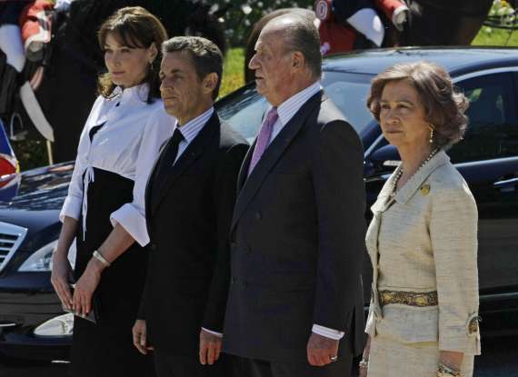 Bruni y Sarkozy con los Reyes