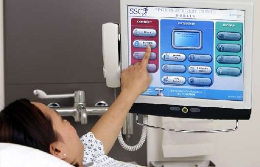 Pantalla táctil en un hospital Pantalla táctil en un hospital